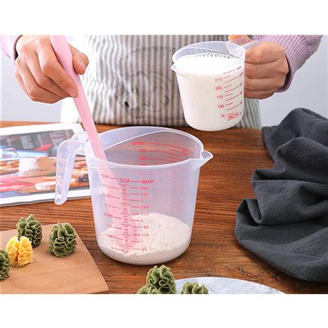 Tsyware 2 Pcs 1 Liter Clear Plastic Measuring Cup, 4-Cup Capacity