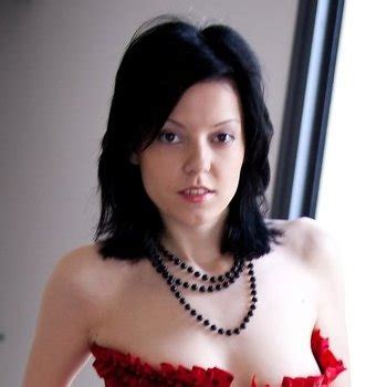 Get Mollys Bedroom Free Stripping And Nude Links At FreeOnes