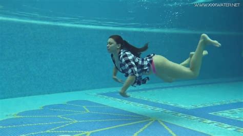 Sazan Cheharda Super Hot Teen Underwater Nude Starring Underwater