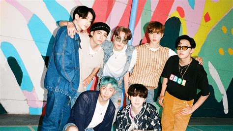 Watch BTS Perform “Dynamite” at MTV VMAs 2020 | Teen Vogue