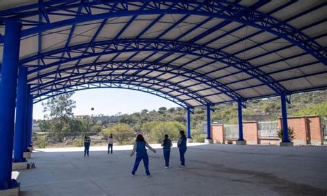 Entrega Enrique Vega arcotechos en Santa María de los Baños y Hacienda