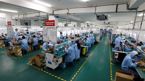 Coronavirus Lockdown Samsung Vivo And Oppo Halt Phone Manufacturing