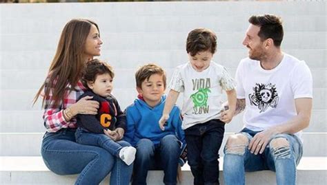 El primer paseo de Messi con su familia desde su llegada a París Mateo