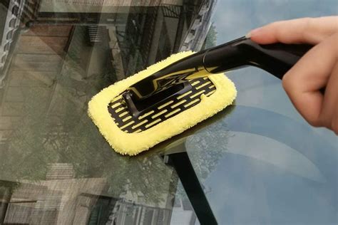 Make Your Own Homemade Auto Glass Cleaner With These Simple Steps Alt Driver