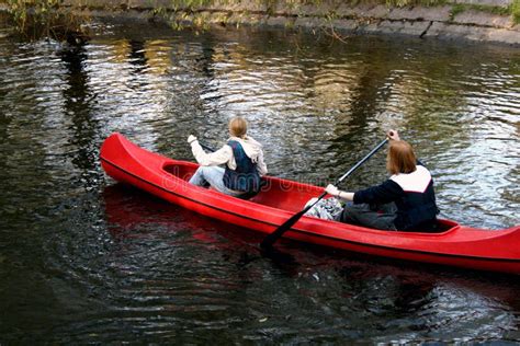 Canoe On Lake Stock Image Image Of Marine Leisure Tropical 1627473