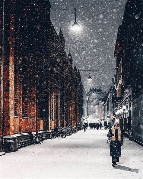 Snow creating atmosphere in Copenhagen, Denmark. Image Nature, Cool ...