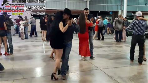 Cumbias🎷así Se Baila En Las Bodas De Santa Isabel Al Ritmo De Chuyon Y