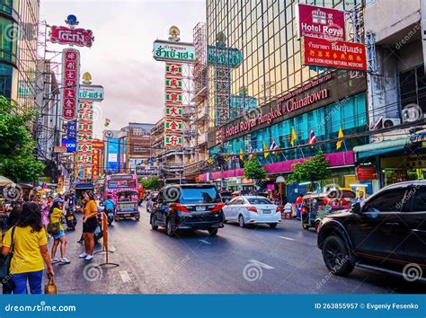 在泰国曼谷，中央唐人街的耀瓦拉路拥有大多数商店和夜市 图库摄影片 图片 包括有 界面 胡同 脚踏车 263855957