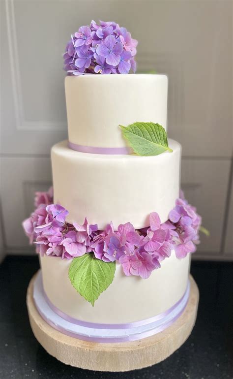 Purple Wedding Cake G Teau De Mariage En Violet Tortas De Bodas