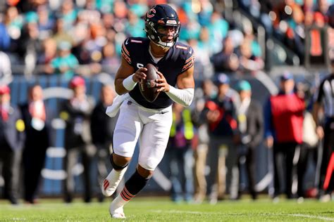 Film Room Breaking Down Bears QB Justin Fields Most Impressive Plays