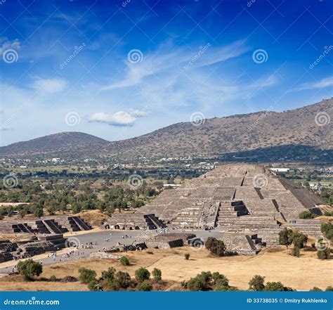 Pirámide De La Luna Teotihuacan México Imagen de archivo Imagen de