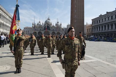 Venezia Celebra I Centanni Dei Fanti Di Marina