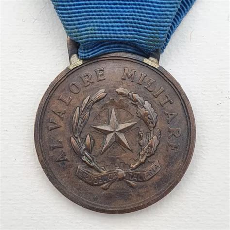 RÉPUBLIQUE D ITALIE MÉDAILLE de la Valeur Militaire 2 GM donnée