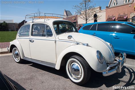 White Volkswagen Beetle