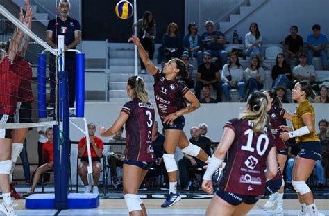 Volley ball Élite Access Féminine Les Burdis affichent la couleur