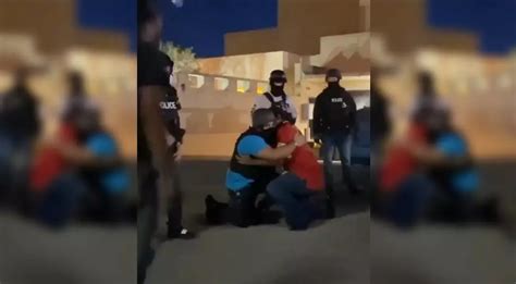 El Paso Officer Kneels in Solidarity with George Floyd Protesters