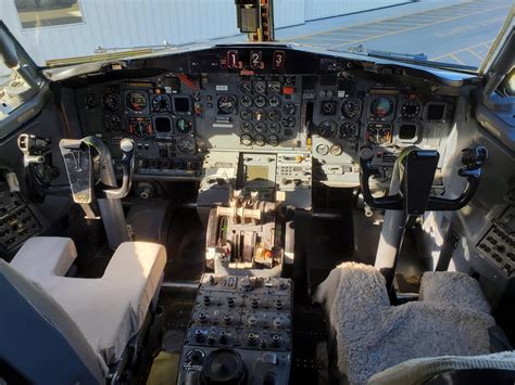 Legendary Boeing 727 Cockpit! : r/aviation