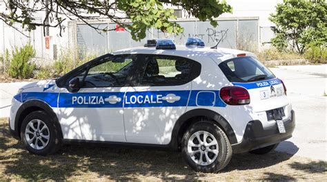 Polizia Locale Allestimento Esterno Medio Celiani Allestimento Veicoli