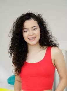 JaysPOV Thalia Diaz Welcoming Sexy Latina Thalia Diaz To Porn Px X October