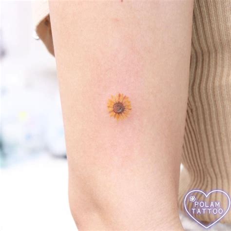 12 Elegant And Minimalist Sunflower Tattoo Ideas Preview Ph