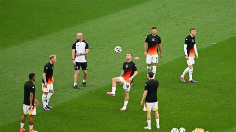 EM Achtelfinale gegen Dänemark Drei überraschende Änderungen in DFB