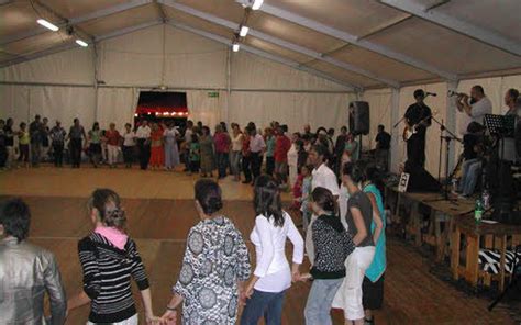 Fêtes de Kergoat 140 danseurs au fest noz Le Télégramme