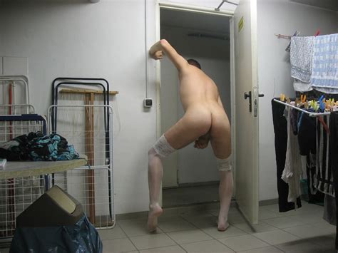 Naked In Buidlings Washing Room 9 Pics XHamster
