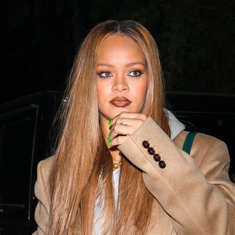 Rihanna S Long Blonde Hair Could Not Be Any Sleeker