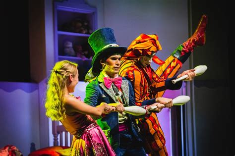 Czarodziej Magiczny Spektakl Familijny Teatr Palladium