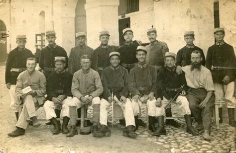 Militaire Carte Photo De Soldats Du Me R Giment Un Crit Une Carte