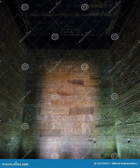 Tomba Del Bronzetto Dell'offerente 9