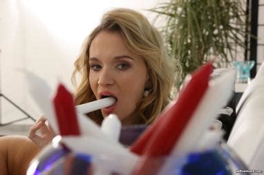 FREE Close Up On Pussy Insertions Pictures XNXX