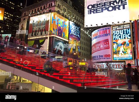 TKTS BOOTH TIMES SQUARE MIDTOWN MANHATTAN NEW YORK USA Stock Photo - Alamy