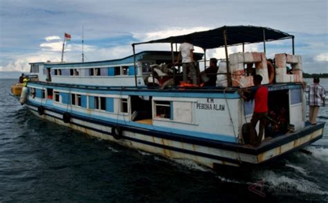 Kapal Tradisional Ini Masih Jadi Transportasi Primadona Warga Kepulauan