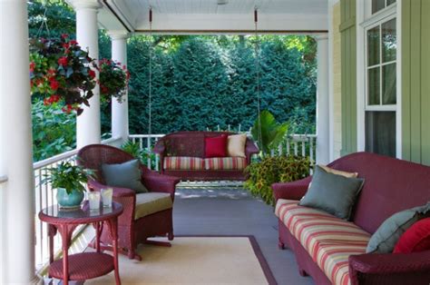 20 Cozy Porch Swings For Relaxed Sunny Days