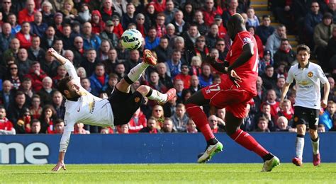 Mata Da Leggenda Ad Anfield Lo United Supera 2 1 Il Liverpool Con Una