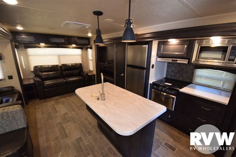 New Puma Rlqs Travel Trailer By Palomino At Rvnation Us