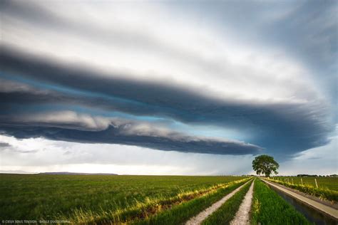 CIEUX SOUS TENSION Arcus particulièrement développé ouest de Great