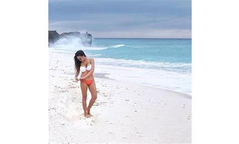 LOOK Jaw Dropping Bikini Photos Of Karel Marquez In Boracay GMA