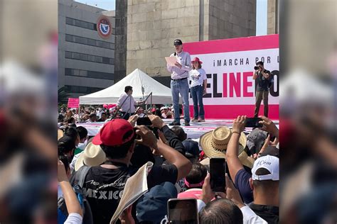 Cientos De Miles De Mexicanos Salieron A Marchar En Defensa Del Sistema Electoral A Lo Largo De