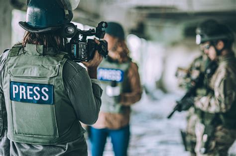 War Journalist Pictures Download Free Images On Unsplash