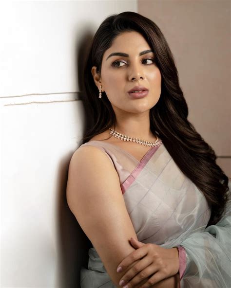 Hot Samyuktha Menon Bikini Photos She Is A Water Baby And Looks Super Sexy Watchstory