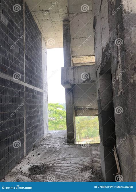 Abandoned Building in the City Stock Image - Image of site, building ...