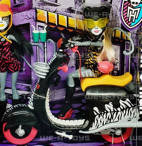 Monster High Meowlody & Purrsephone Wheelin' Werecats Dolls & Vehicle Mattel NEW - We-R-Toys