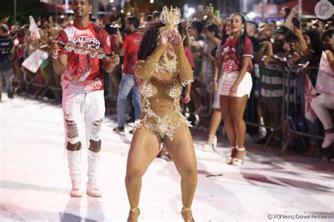 Viviane Araujo Arrasa No Look Para Festa Do Carnaval Mais