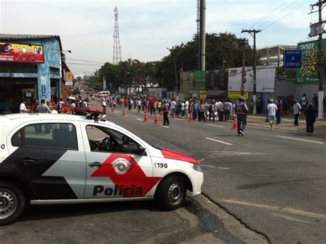 G Pm Prende Cambistas E Flanelinhas Em Interlagos Not Cias Em S O