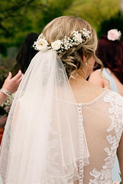 Wedding Hairstyles With Veil Guide Expert Tips Flower Veil