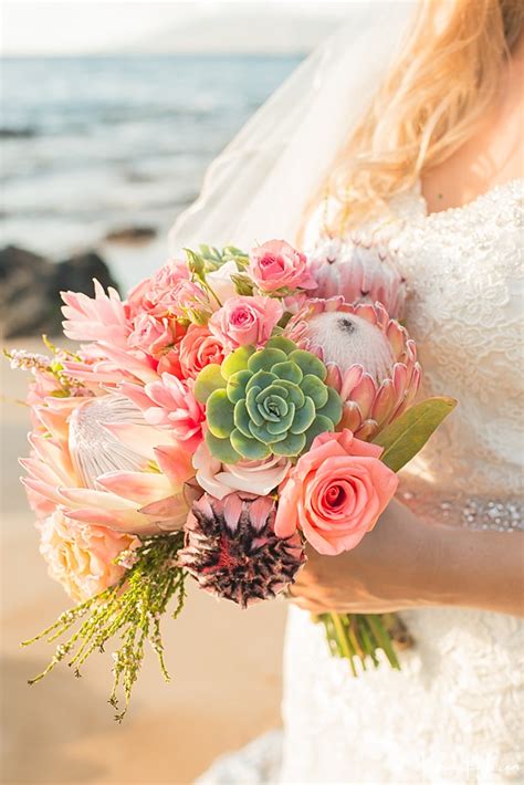 100 Beach Wedding Bouquets - Tropical to Boho Inspiration