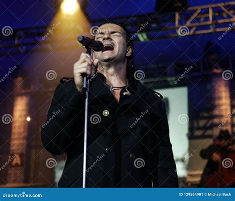 Ricardo Arjona Performs in Concert Editorial Photo - Image of 2006 ...