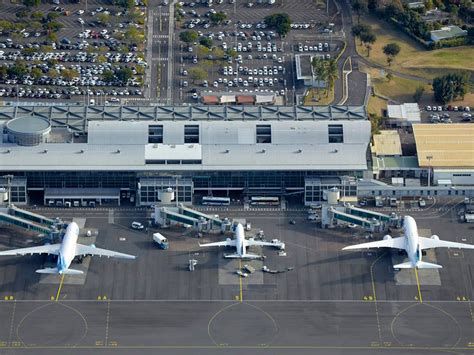 La Réunion Roland Garros près de 2 7 millions de passagers en 2023